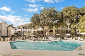 Escape to Hilton Head! Two Bedroom Villa Just A Short Walk To Beach! villa